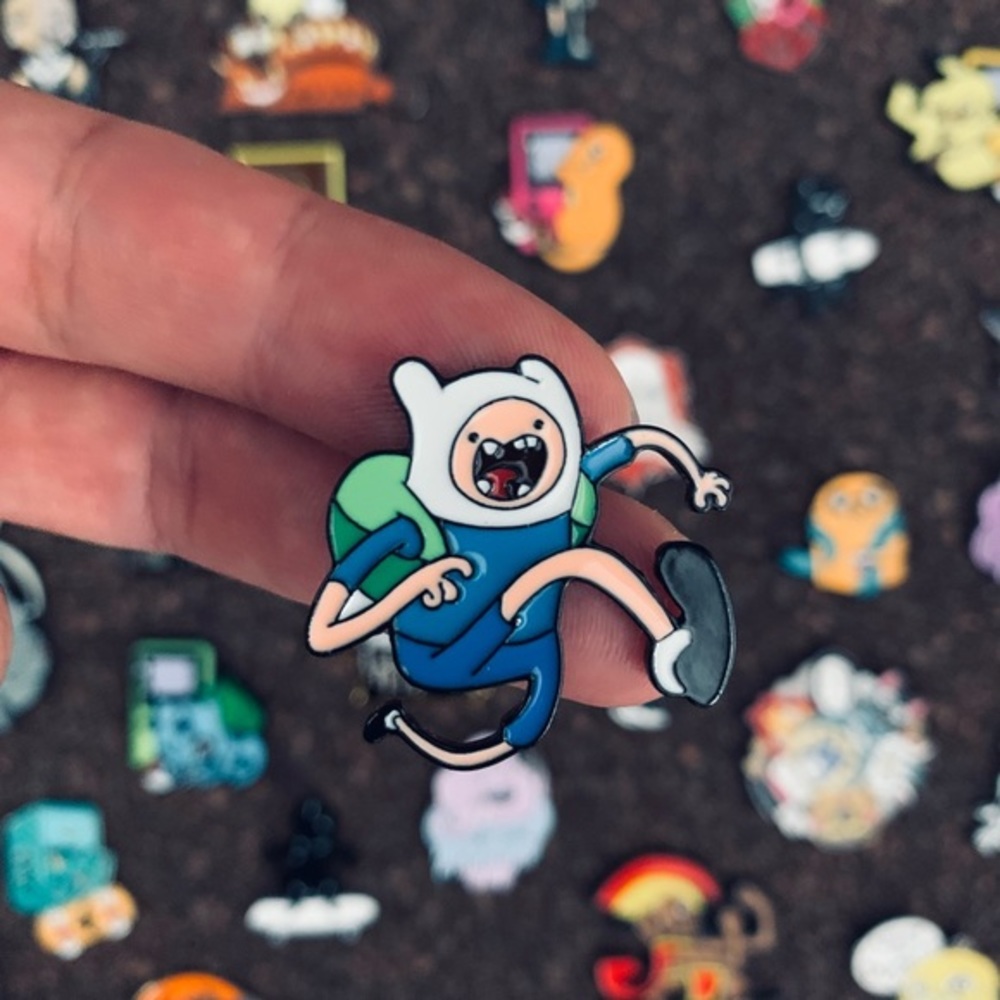 ADVENTURE TIME FINN  ENAMEL PIN
